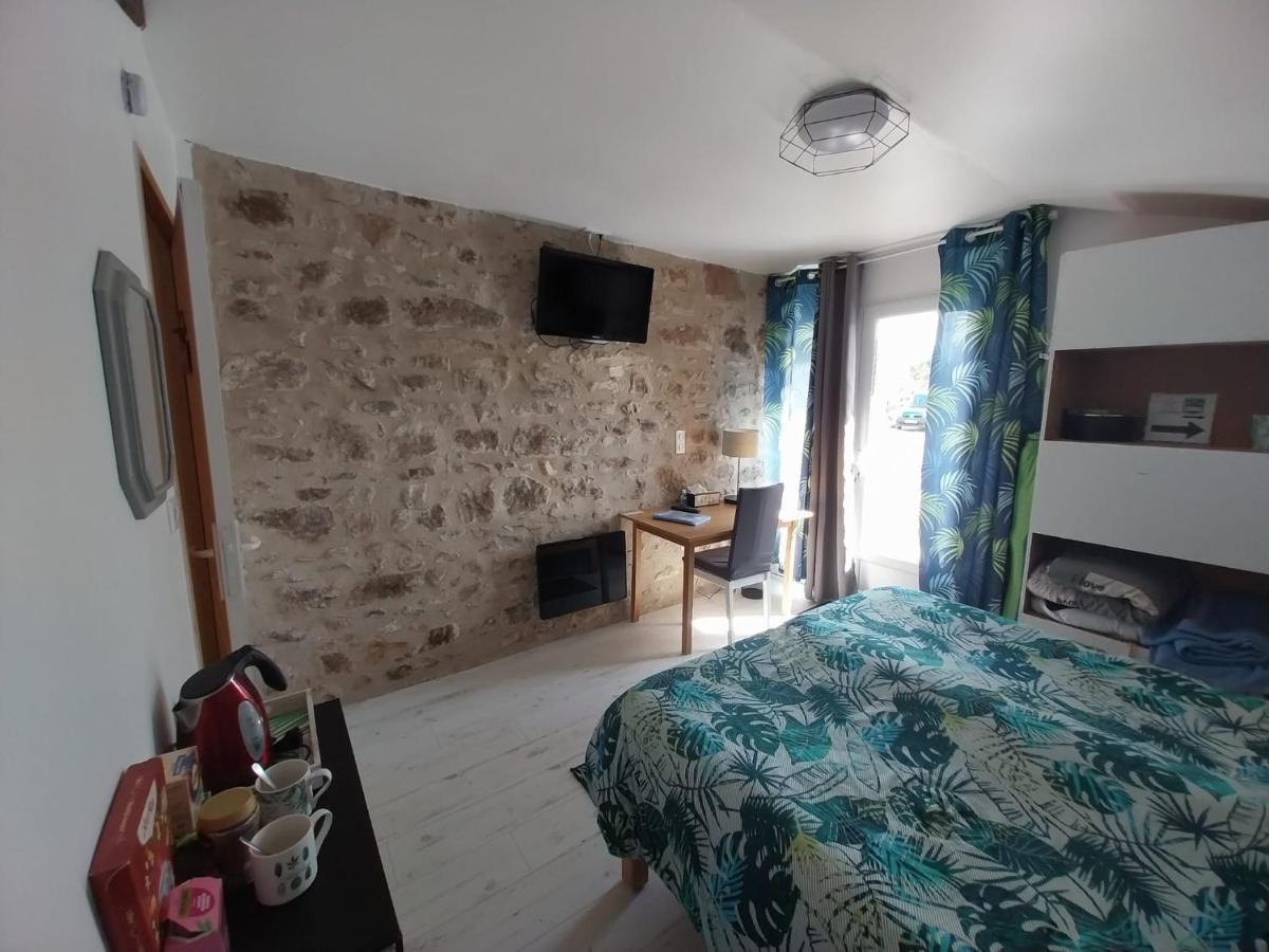 Bed and Breakfast Un Air De Campagne Millac  Экстерьер фото